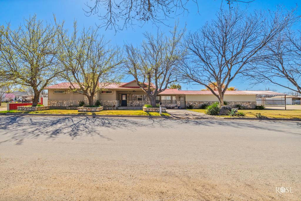 704 S WATER AVE, SONORA, TX 76950, photo 1 of 49